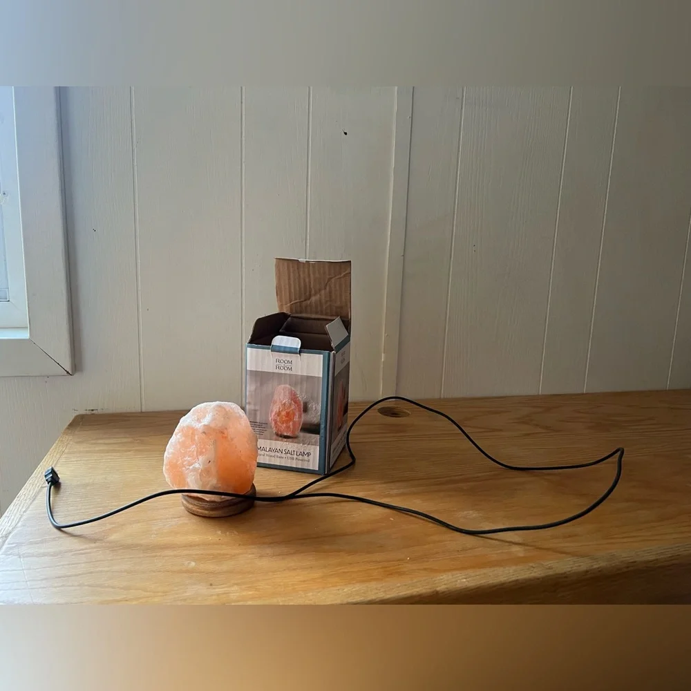NIB New Room 2 Room Natural Himalayan Salt Lamp Natural Wood Base - USB Powered